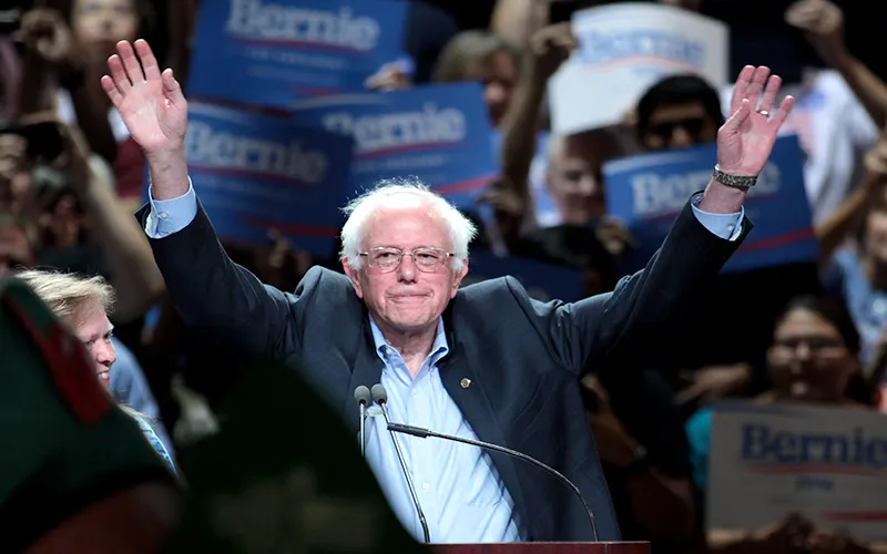 Sanders narrows down the gap with Clinton