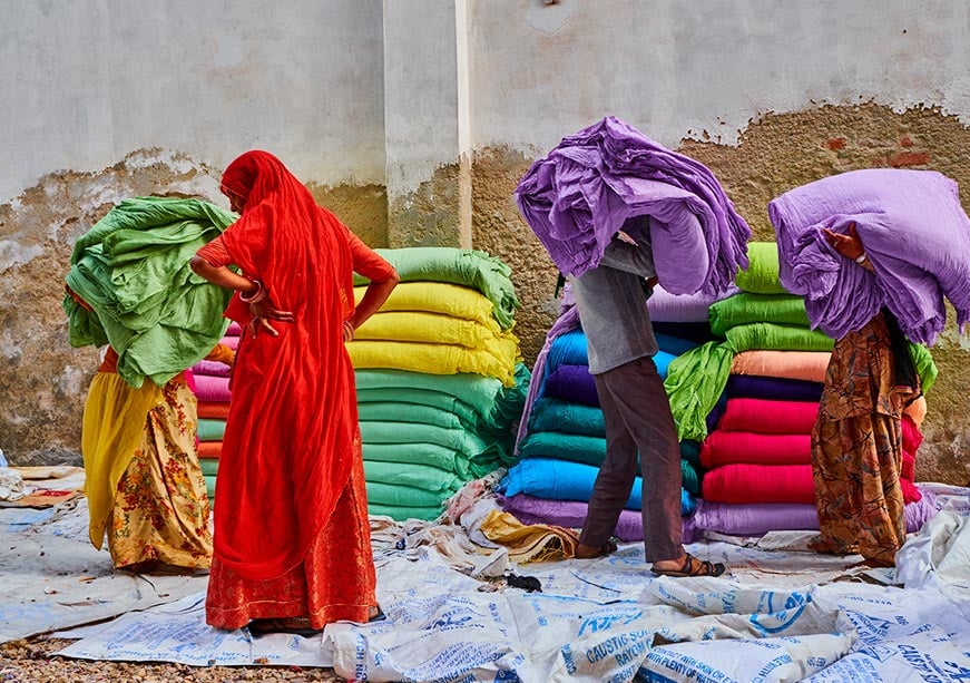 শৃঙ্খলের প্রতি নজর: ভারত, নাইজেরিয়া এবং কেনিয়ায় নারীর কর্মশক্তিতে অংশগ্রহণ