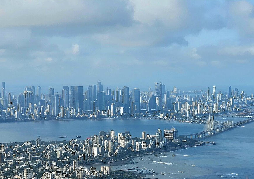 Floating Cities: Promise and Peril of Seaward Urban Expansion