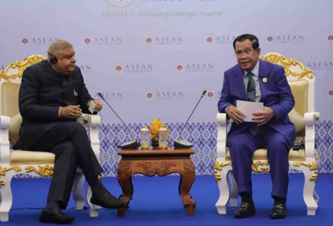 ASEAN सम्मेलन से हटकर भारत और कंबोडिया अपने द्विपक्षीय संबंधों का विस्तार करने में लगे हैं