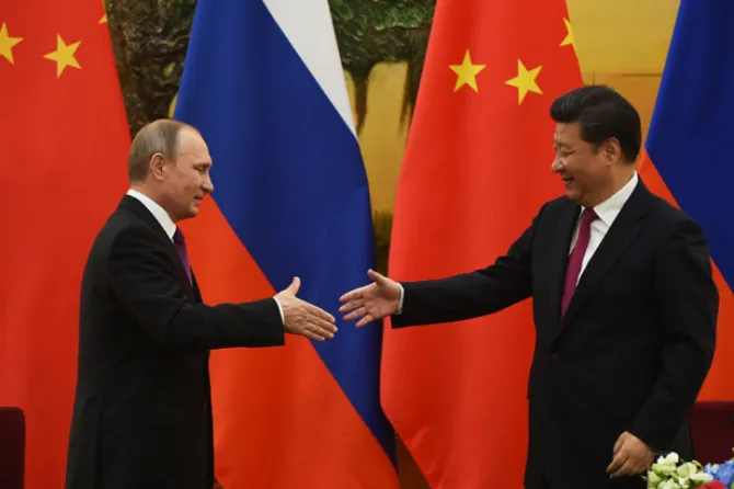 यूक्रेन को लेकर चीन की दुविधा के बीच शी-पुतिन की मुलाक़ात