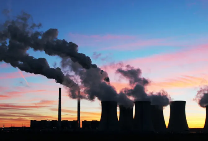 कोयला आधारित बिजली उत्पादन क्षमता में वृद्धि: नवीकरणीय ऊर्जा की दिशा में