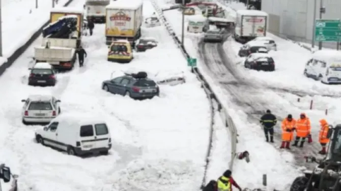 Russia Ukraine Tension: कीव में बर्फबारी, बिजली संकट से बढ़ी चिंता!
