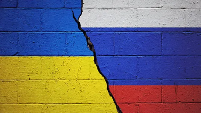 यूक्रेन संकट: कितना वास्तविक है रूस से मिलने वाला ख़तरा?