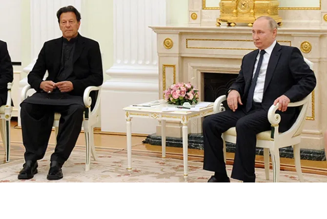 रूस-पाकिस्तान की बढ़ती नज़दीकियाँ: क्या भारत के लिये चिंता का सबब है?