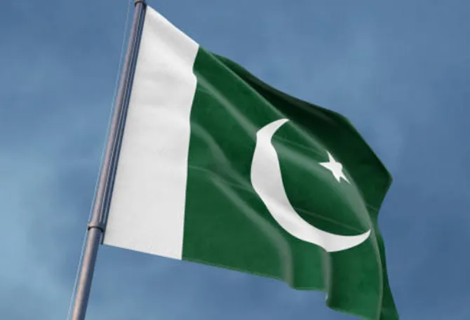 आर्थिक संकट और अंतरराष्ट्रीय पाबंदियों के गहरे दलदल में फंसा पड़ोसी देश ‘पाकिस्तान’