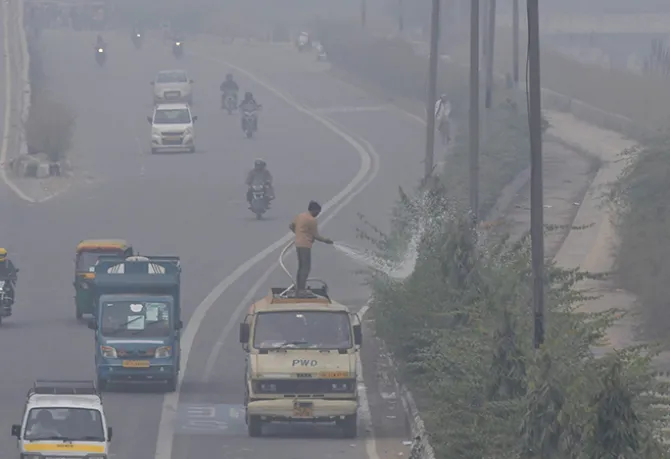 दिल्लीत वायू प्रदूषण चिंताजनक पातळीवर