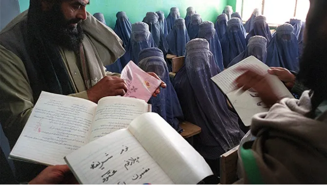 तालिबानी राजवटीत महिलांची स्थिती बिकट
