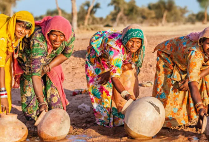 पानी और महिलाएँ: हरित क्षेत्र में नौकरियों के लाभ कैसे उठाएं!