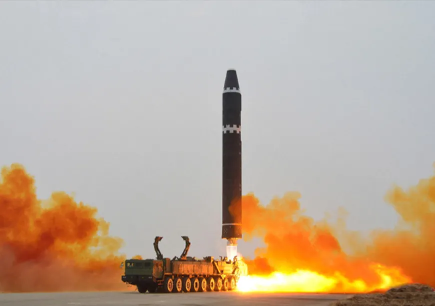उत्तर कोरिया का मिसाइल परीक्षण और परमाणु हथियारों को लेकर दक्षिण कोरिया की दुविधा!