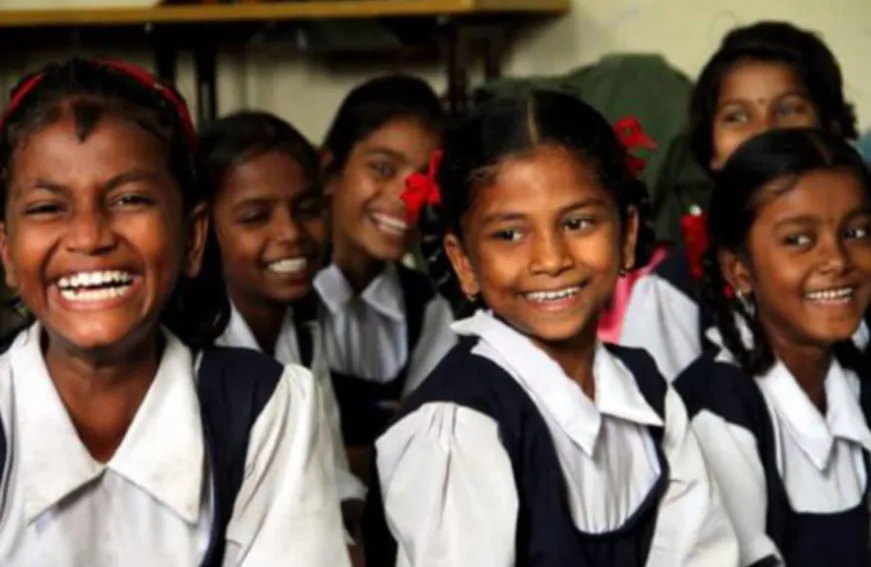 देशों का सशक्तिकरण: आर्थिक विकास और समानता के लिए लड़कियों को शिक्षित करने के फ़ायदे!