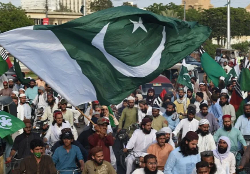 जनआंदोलनांमुळे अस्वस्थ झालेली पाकिस्तानची लष्करी सत्ता...