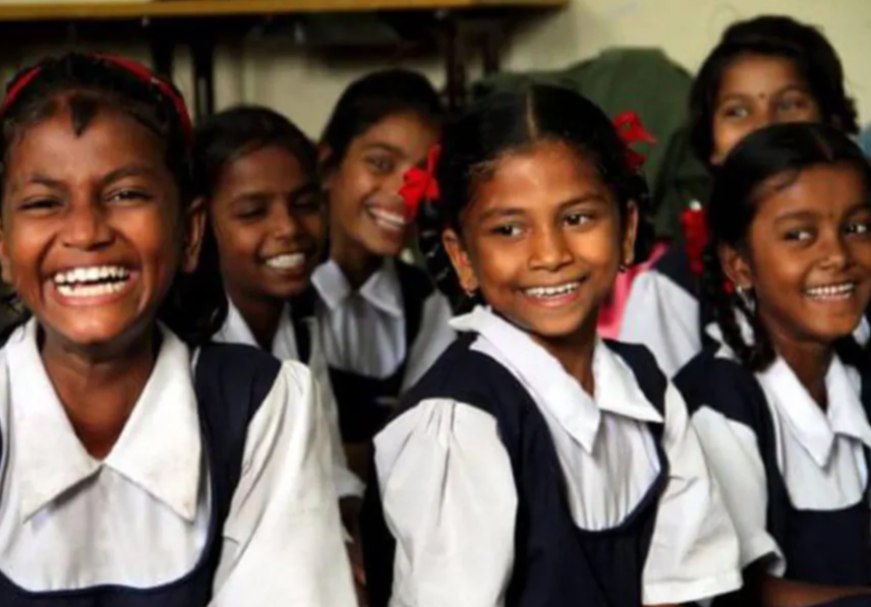राष्ट्रांचे सशक्तीकरण: आर्थिक विकासासाठी आणि समानतेसाठी मुलींना शिक्षित करणे गरजेचे