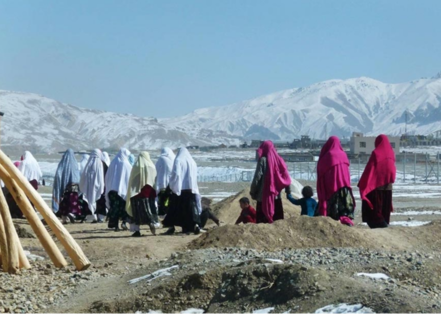 अफ़ग़ानिस्तान में हज़ारा: इधर कुआं, उधर खाई