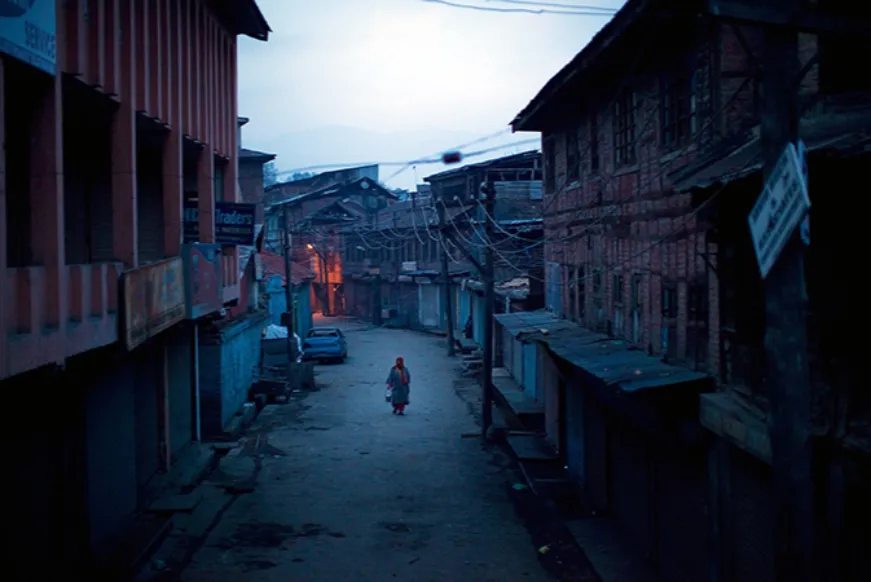 कोविड-19: जम्मू-कश्मीर से लॉकडाउन का सबक़