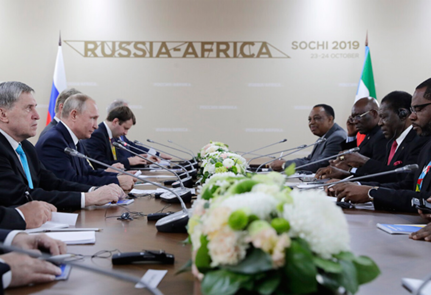 रूस-अफ़्रीका के गाढ़े होते संबंधों में है कितनी गहराई: एक पड़ताल