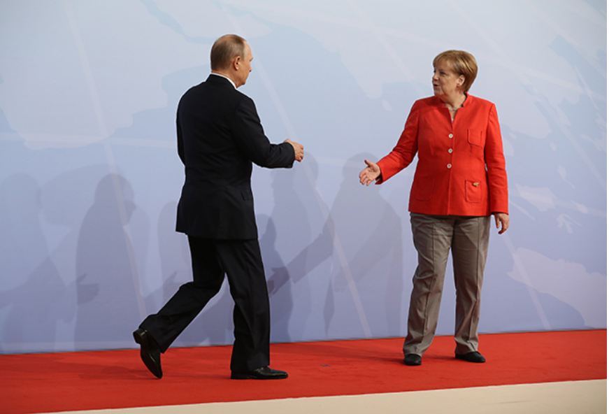 रूस-जर्मनी संबंध: मुश्किलों के दौर से पार पाने की मिली-जुली कोशिश
