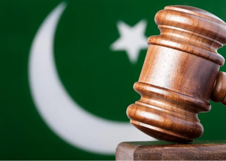 पाकिस्तान: सत्ता की एक आज्ञाकारी मध्यस्थ है पड़ोसी देश की न्यायपालिका!