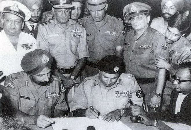 विजय दिवस: 1971 का भारत-पाक युद्ध मानवीय इतिहास में अनोखा क्यों है?  