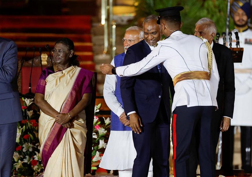 From China tilt to a balancing with Beijing and Delhi