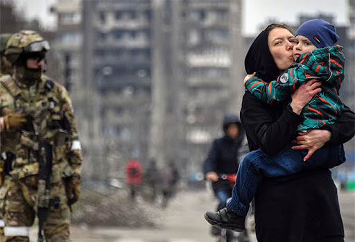 War’s Gendered Costs: रूस-यूक्रेन युद्ध का लैंगिक मूल्य;‘यूक्रेनी महिलाओं’ की दास्तान!  