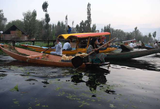कश्मीर घाटी: बुनियादी ढांचे को बढ़ावा देने की कोशिश होगी, तभी अर्थव्यवस्था में नई जान आयेगी!  
