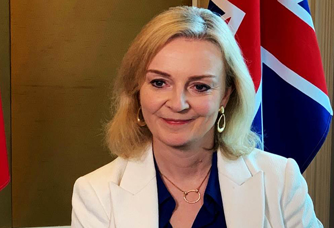 Political Crisis in UK: क्‍या ख़तरे में है पीएम लिज ट्रस की कुर्सी?