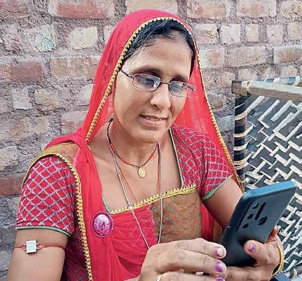 सुशीला देवी: कूजती गांव में महिलों की ‘माहवारी’ स्वास्थ्य की मुखर आवाज़!