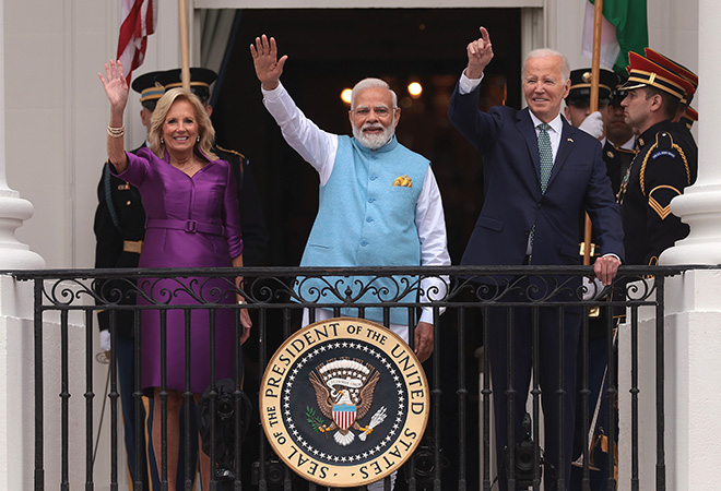 साझेदारियां मायने रखती हैं: पहाड़ी पर बसा वो शहर: डांवाडोल जहाज़: और तूफ़ान के बीच रौशनी की मशाल