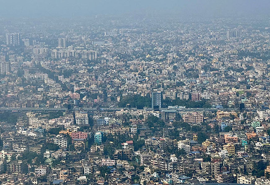 Demographic growth and decline in cities