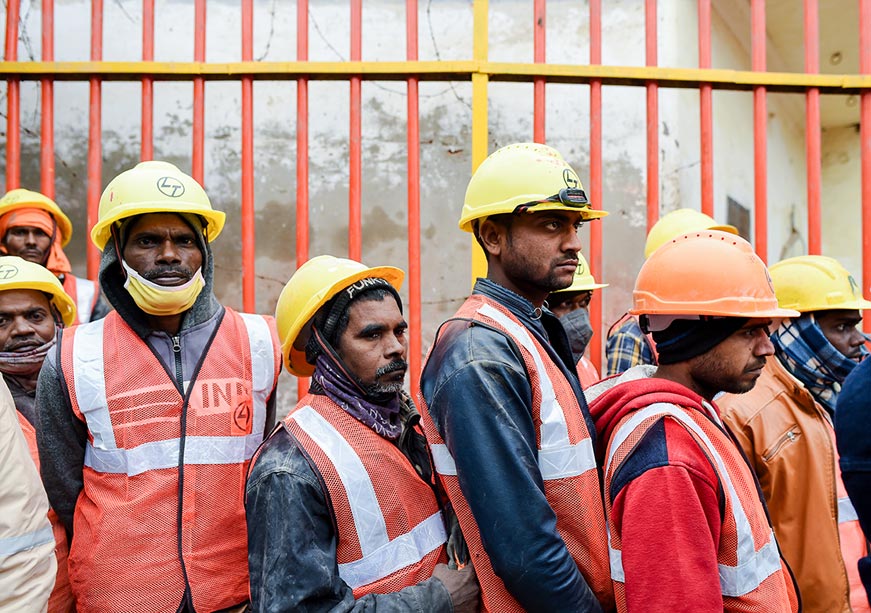 অনানুষ্ঠানিকতা, অনির্দিষ্টতা এবং অভিবাসী: পিএলএফএস-এর ফাঁক ২০২৫  