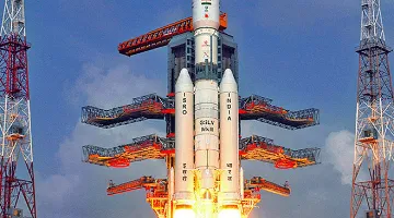 GSLV Mk III: भारतीय सैन्य और नागरिक उद्यम पर अधिक ध्यान देना बेहद ज़रूरी है