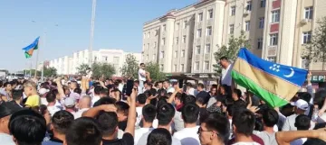 उज़्बेकिस्तान में अशांति: संवैधानिक सुधारों का विरोध करते हैं कराकल्पक  