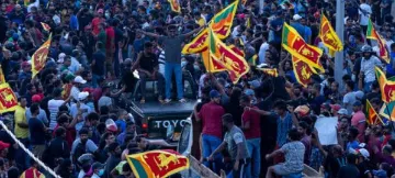 श्रीलंका में हो रहे विरोध प्रदर्शनों का भारत के लिए क्या मायने निकाला जाये?  
