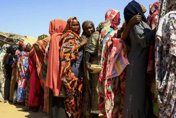 सूडान संघर्ष: दमन के माहौल में सिर्फ़ पीड़ित नहीं, प्रतिरोध की आवाज़ बनतीं सूडान की महिलाएं!  