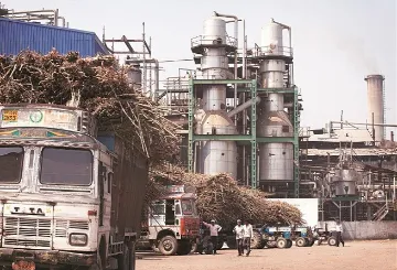 साखर उद्योग गाळात, शेतकरी गोत्यात  