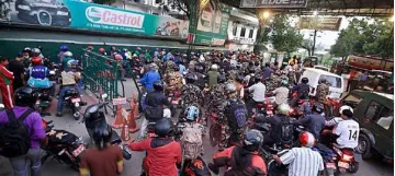पड़ोसी देश नेपाल में व्याप्त आर्थिक संकट: क्या हिमालय की गोद में बसा यह देश, श्रीलंका की राह पर अग्रसर है?  