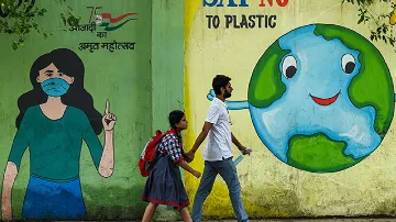 भारतात एकल-वापर प्लास्टिक बंदी: अंमलबजावणी आणि सुधारणेला वाव  