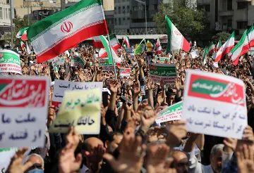 इराणमधील निदर्शने आणि राजकारण  