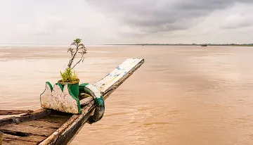 एकीकडे पूर, दुसरीकडे दुष्काळ