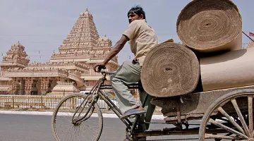 जागतिक कामगार गतिशीलतेच्या शोधात  