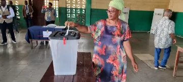 লাইবেরিয়ায় প্রেসিডেন্ট নির্বাচন: দেশটির ভঙ্গুর গণতন্ত্রের সামনে এক পরীক্ষা  