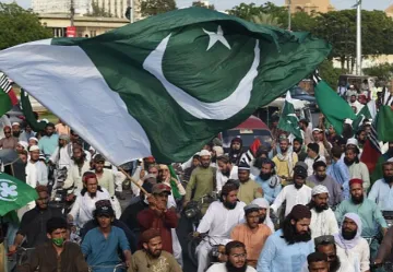 जनआंदोलनांमुळे अस्वस्थ झालेली पाकिस्तानची लष्करी सत्ता...  