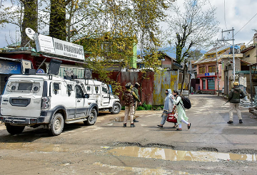 कश्मीर: आतंकवाद के साये के बीच, द रेजिस्टेंस फ्रंट (TRF) को स्थापित करने की कोशिश  