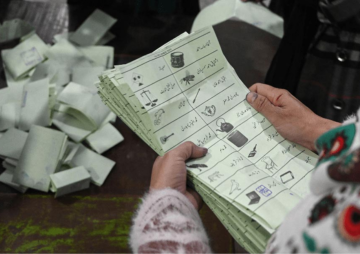 पाकिस्तान में ‘जनरलों’ पर  केंद्रित आम चुनाव: झटका, हैरानी और पारंपरिक हेरा-फेरी!  