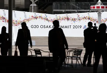 जी-20 को अपने बुनियादी लक्ष्य स्थिरता और आर्थिक विकास की तरफ़ लौटना होगा  