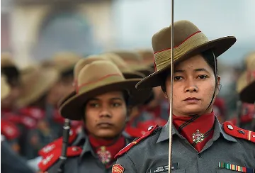 सेना में महिलाओं को नेतृत्व का अधिकार न देना कितना प्रगतिशील नज़रिया?  