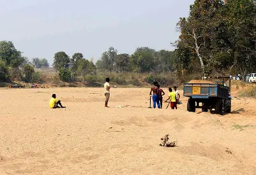 रेत की अवैध खुदाई से दुनिया भर में हो रही हैं पर्यावरणीय और सामाजिक समस्याएं