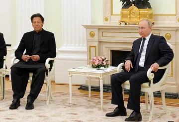 रूस-पाकिस्तान की बढ़ती नज़दीकियाँ: क्या भारत के लिये चिंता का सबब है?  