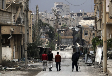 आर्थिक संकट, असद परिवार की अंदरूनी लड़ाई और राजनीति का शिकार होते सीरियाई नागरिक  